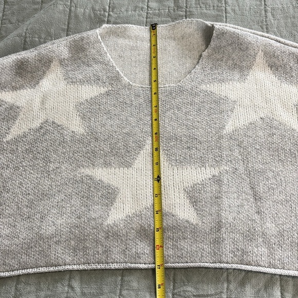 Heather grey cropped sweater stars warm winter size medium oversized - Picture 5 of 5